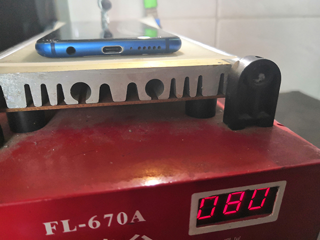 图片[3]-荣耀10 COL-AL10拆机换屏幕拆解教程-手机拆解教程网