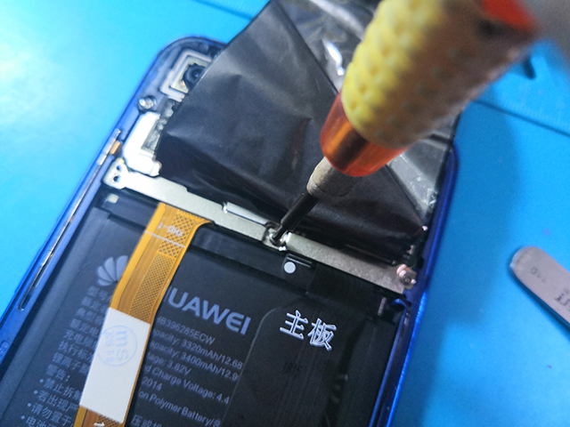 图片[49]-荣耀10 COL-AL10拆机换屏幕拆解教程-手机拆解教程网